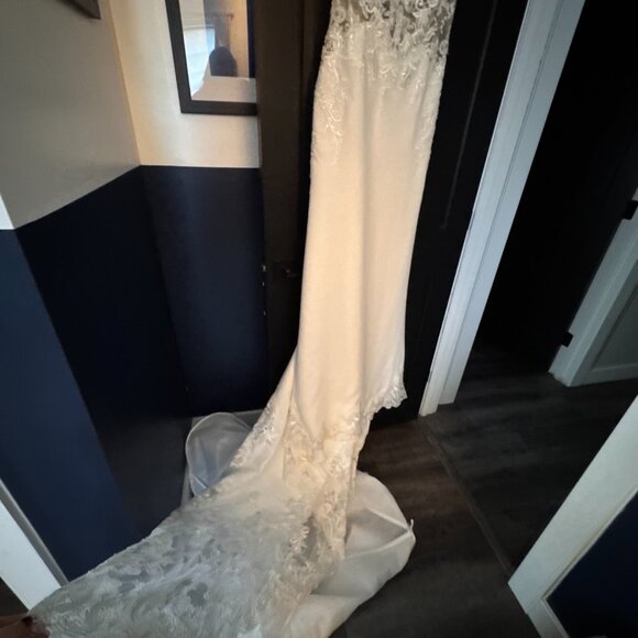 NEVER WORN WAITOMO WEDDING DRESS SIZE 10 - Picture 10 of 11